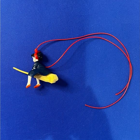 Studio Ghibli Kiki’s Delivery Service Swing Car Pendant Accessory 魔女の宅急便 - Picture 5 of 6